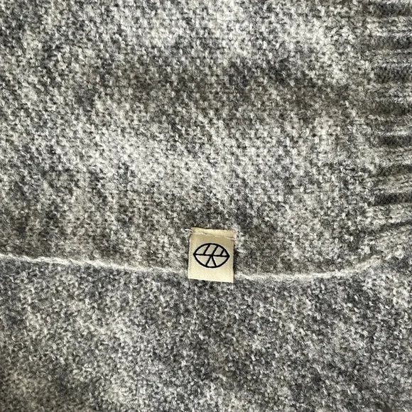 NWOT SURKANA Oversize Shawl Sweater. Heather Grey Colour.  Size: One Size - Picture 10 of 10